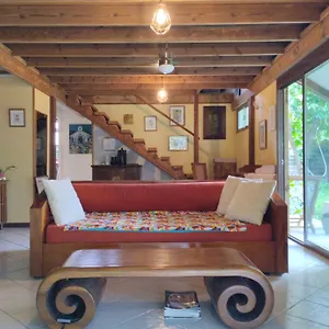 Tema'e House Temae